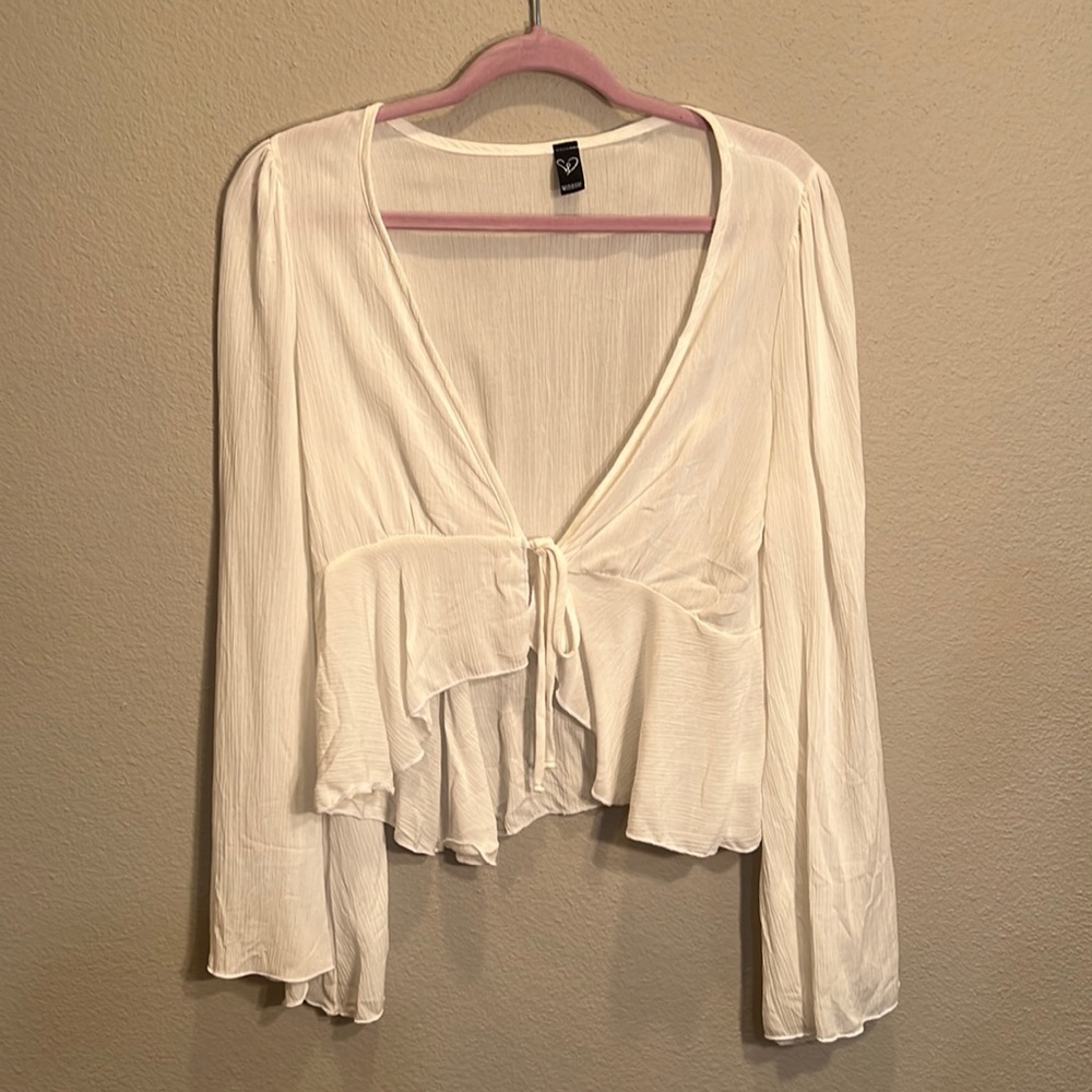 White flare sleeve cover with tie ✨